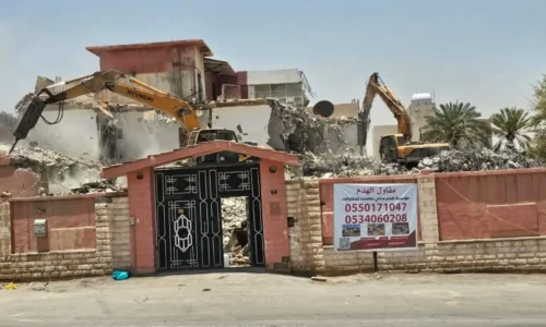 معاينة منزل قديم في الرياض قبل تقدير تكلفة الهدم